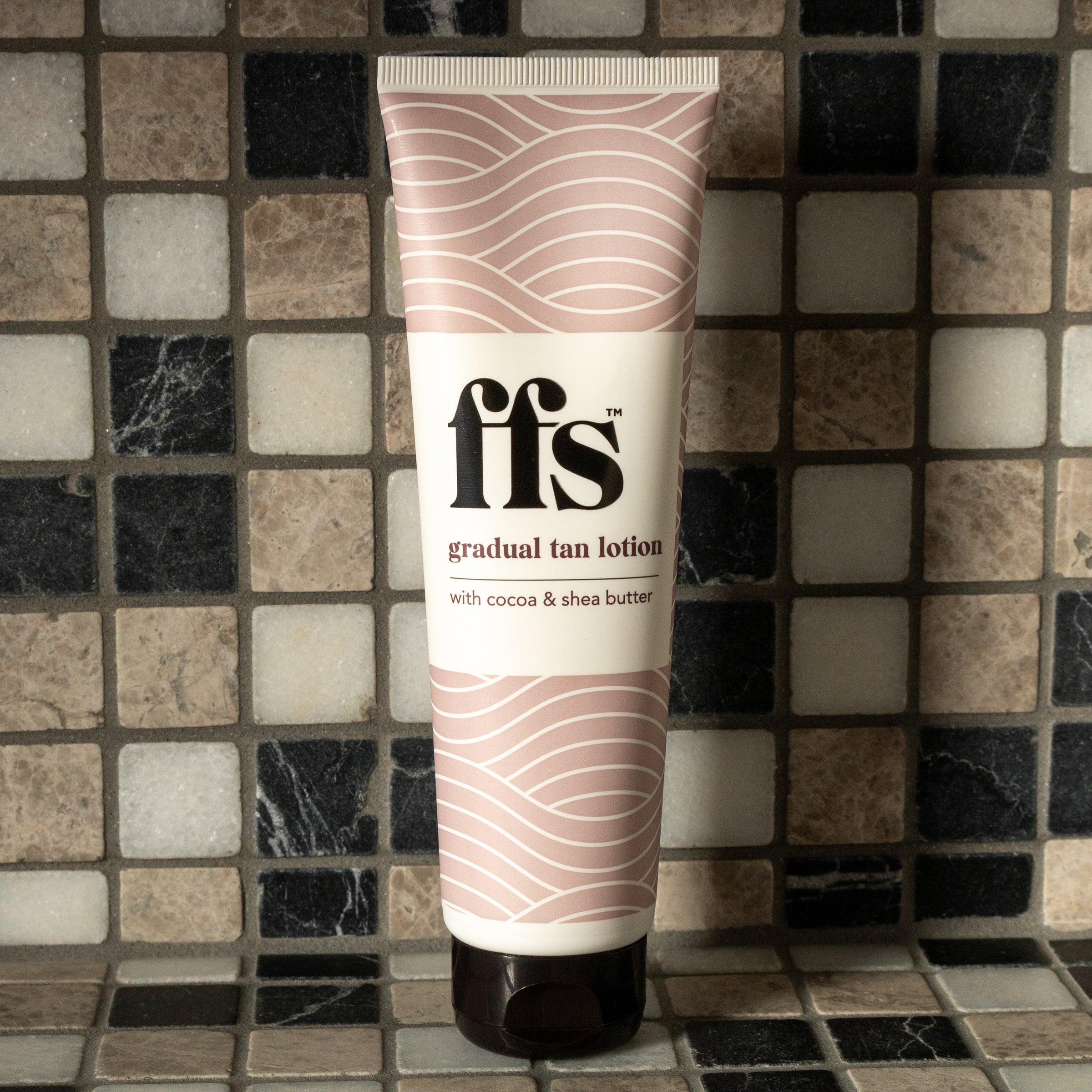 Fast Drying Moisture Rich Gradual Tan Lotion With Shea Butter